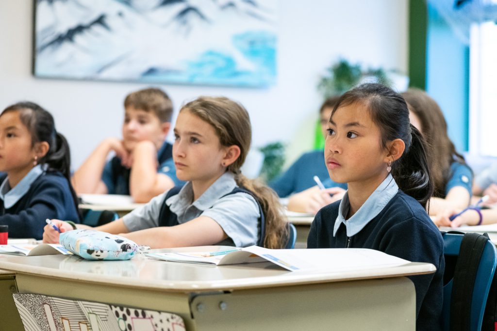 Élèves en classe participant au programme Carbone Scol’ERE